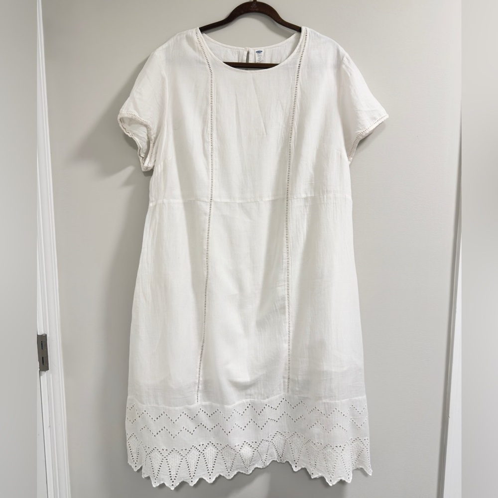 Old Navy White Short Sleeve Dress